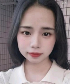 成都伴游摇晃的红酒杯照片